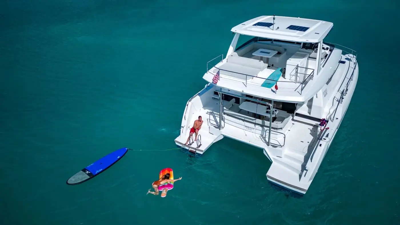 Moorings 464PC Exclusive Plus, photograph 4