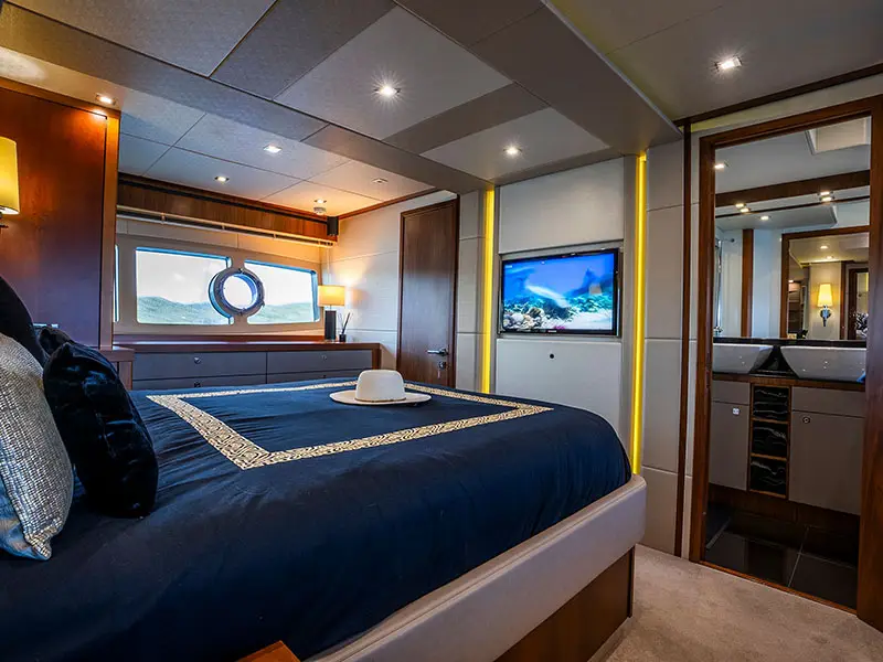 Goldeneye, Sunseeker Manhattan 73
