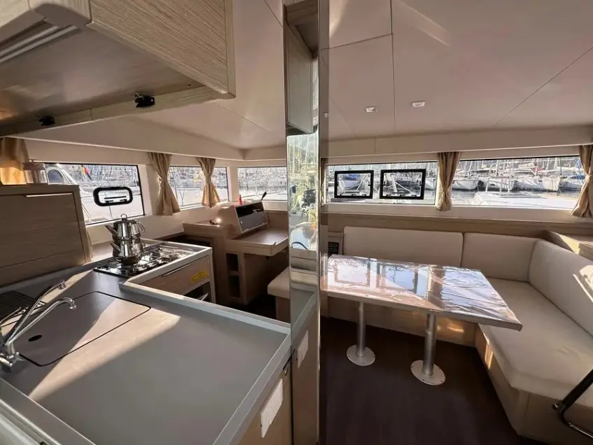 Sail Aries, Interior image