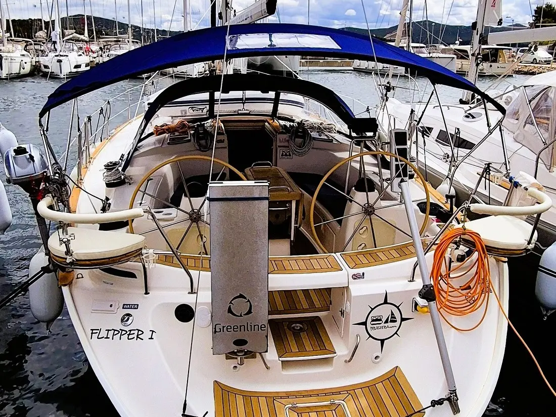 FLIPPER I, Main image