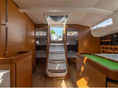 Ecume, Interior image