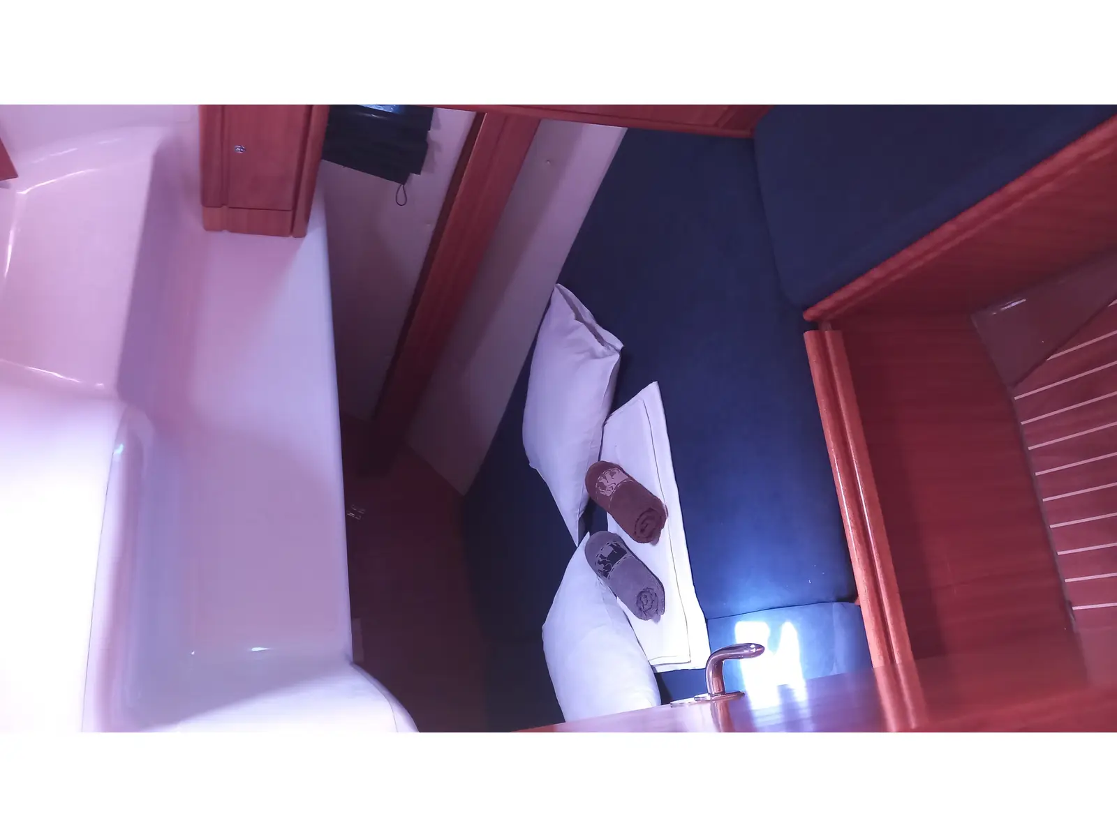 EOWYN G, Interior image