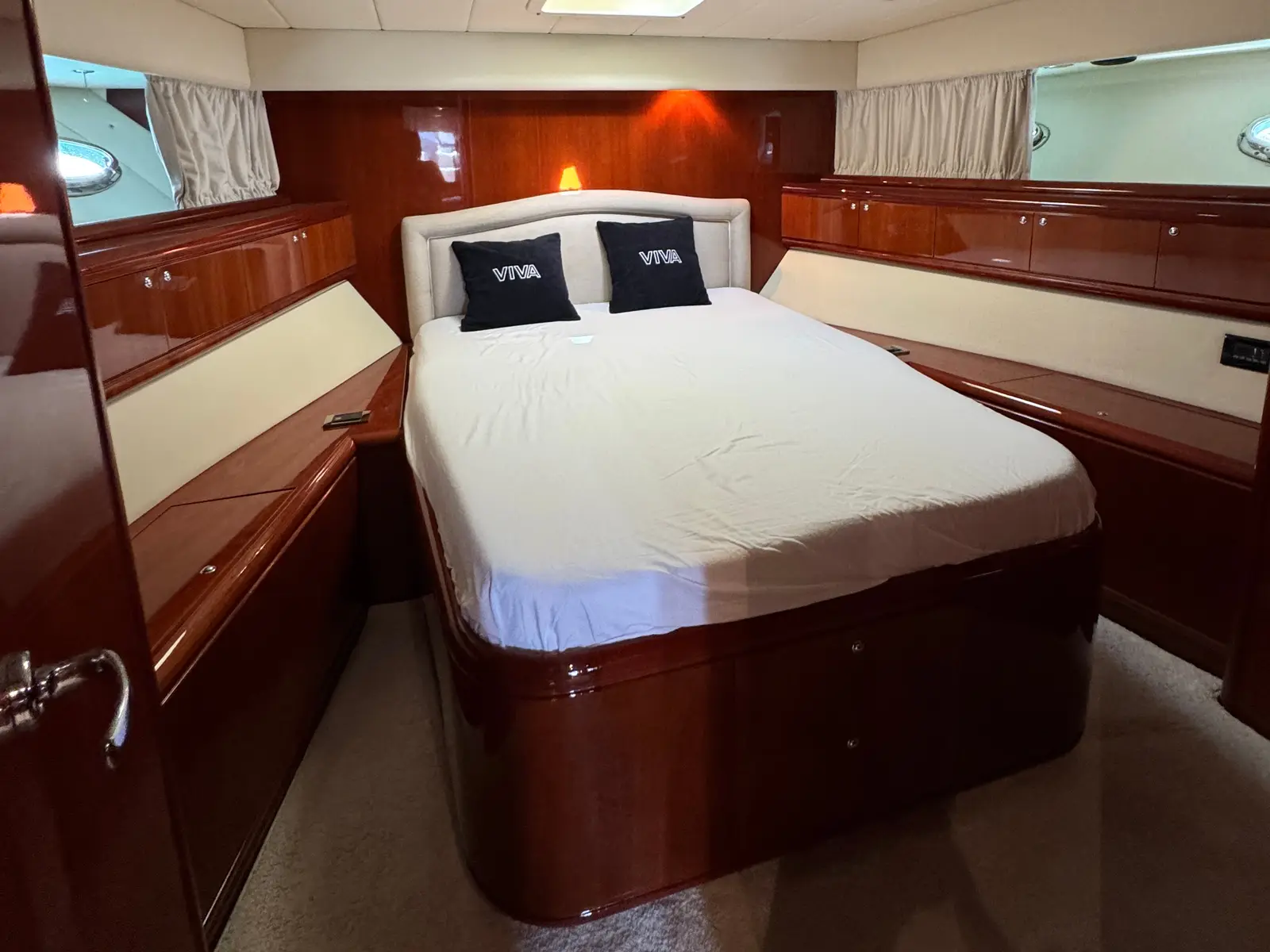 Viva Anema e Core, Interior image