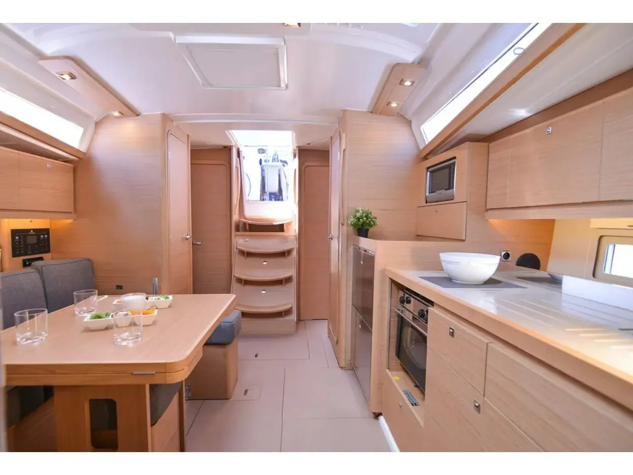 Orsalia, Interior image