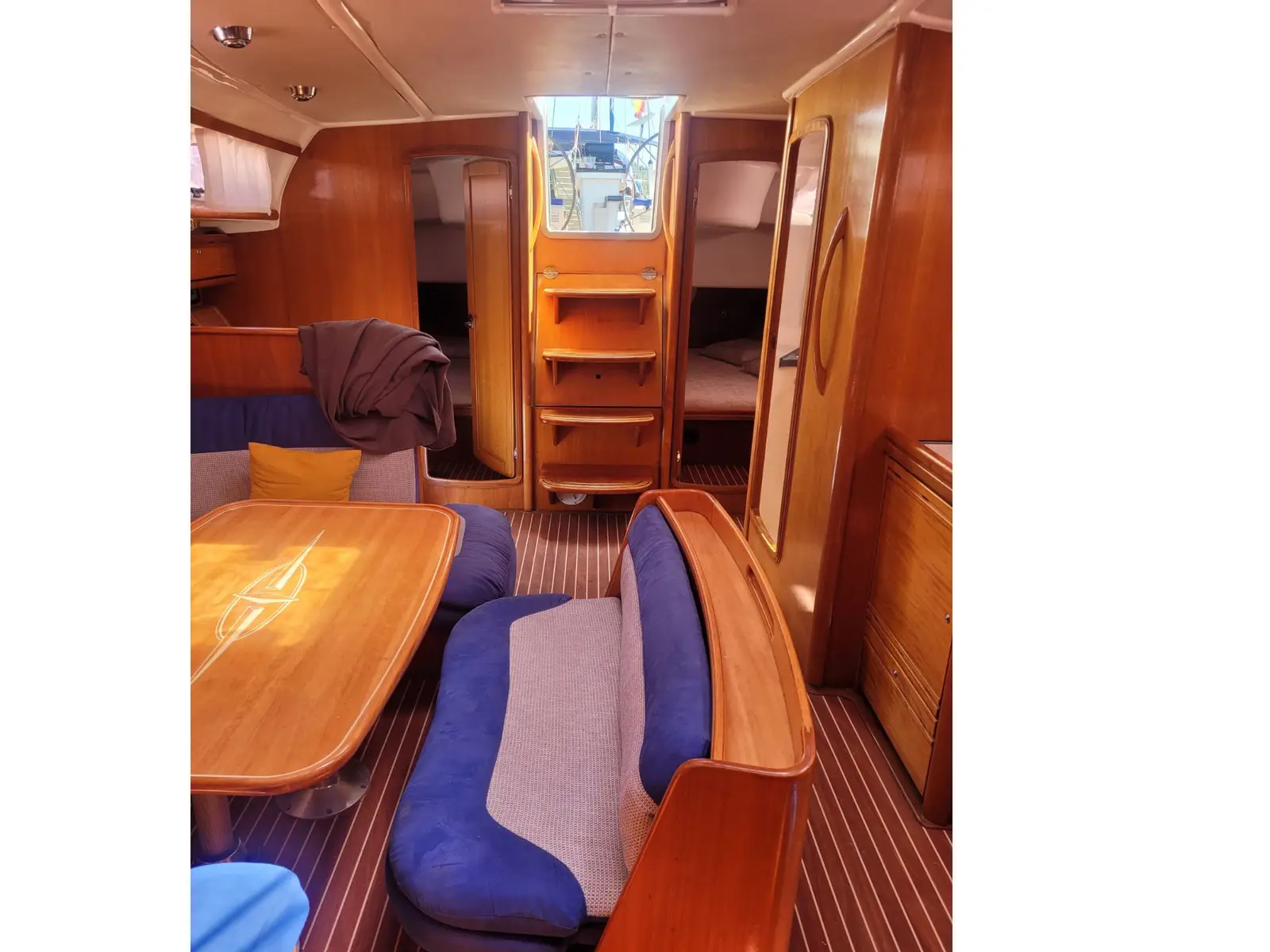 Denise (Refit 2024), Interior image