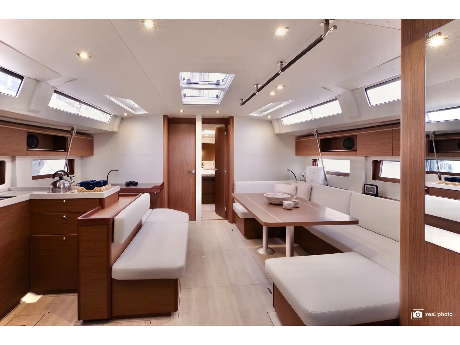 Selinde - Water maker, Solar Panel , Interior image