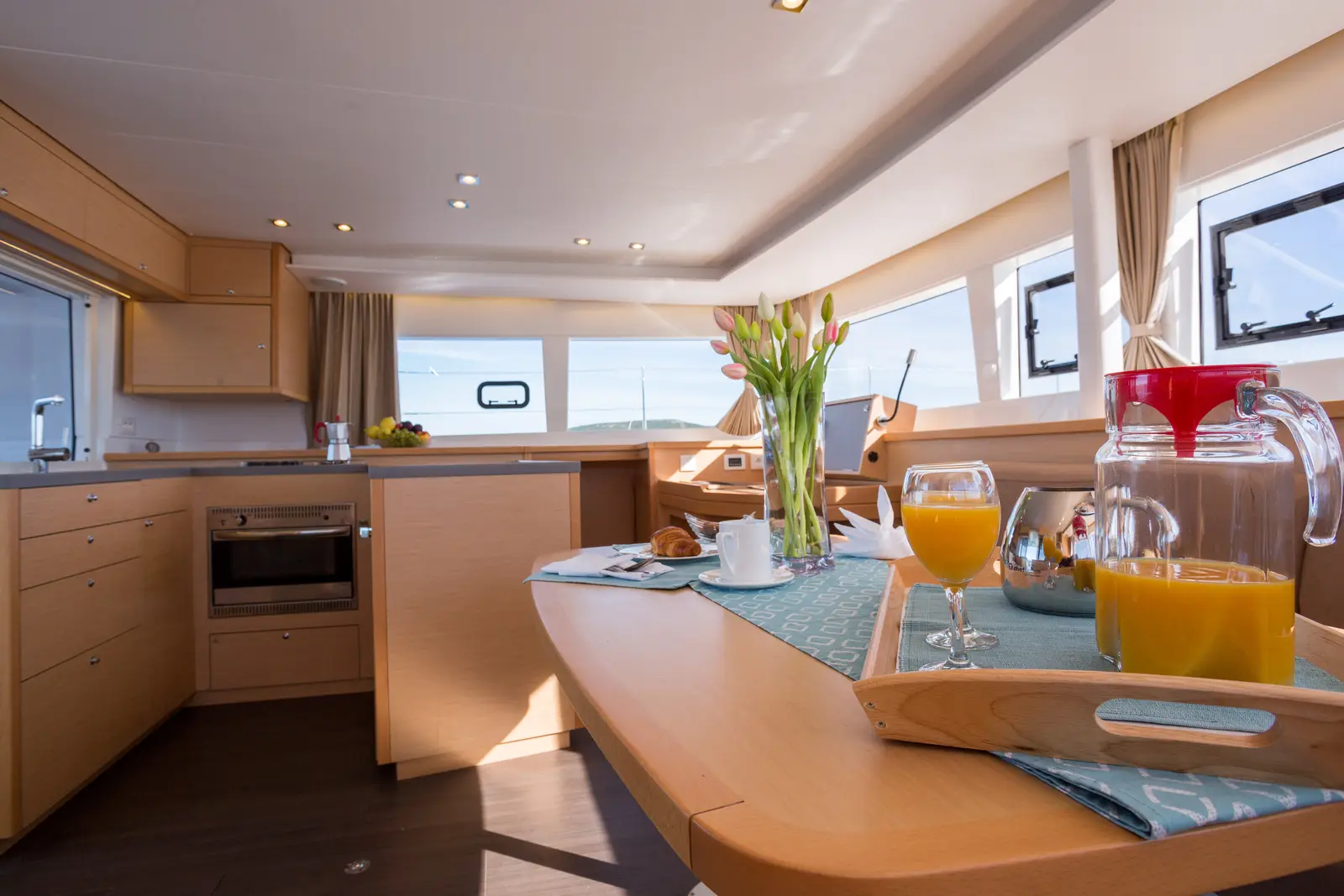 BRIGHT MOON , Interior image