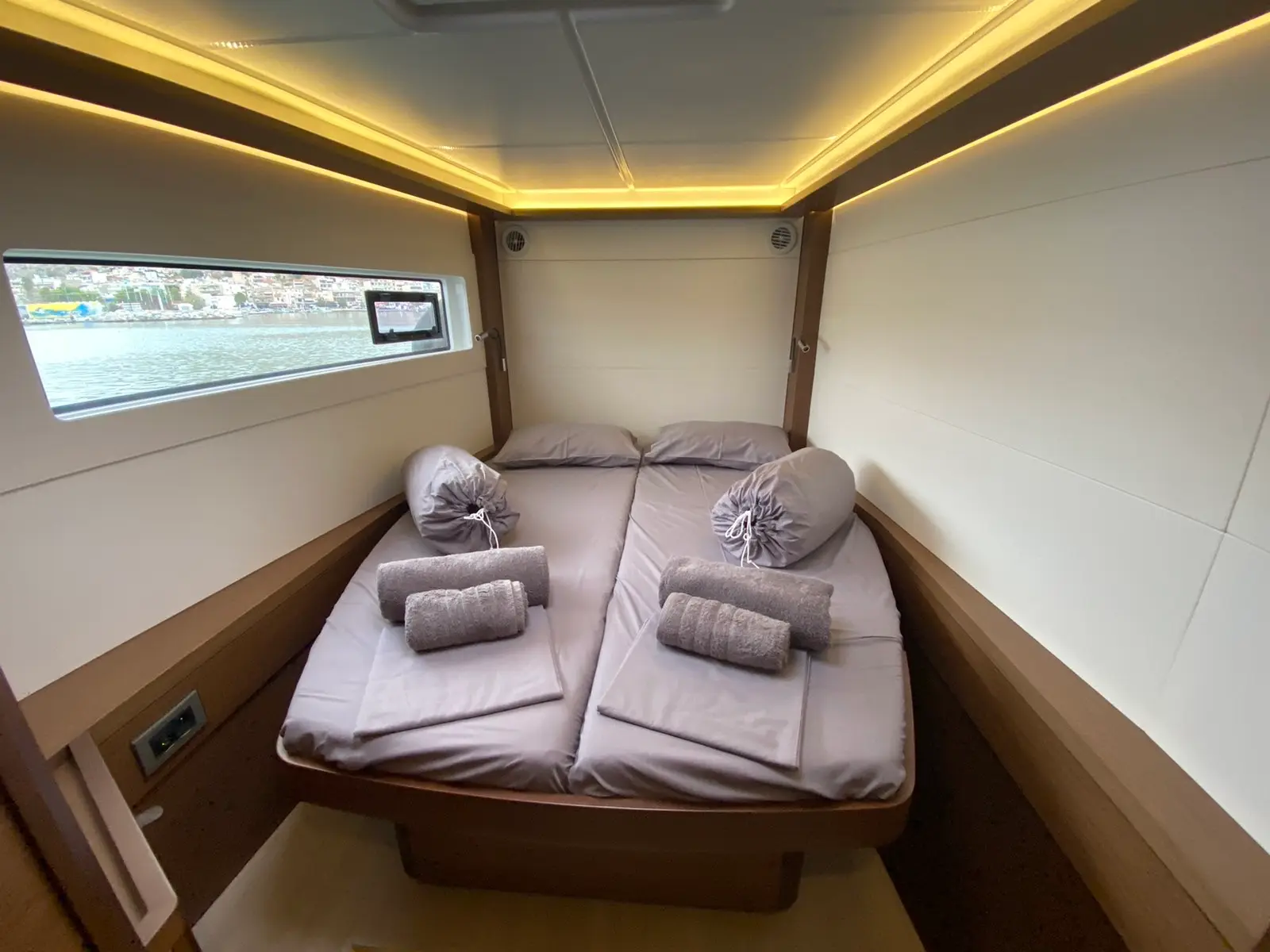 Zen - Green Wave, Interior image