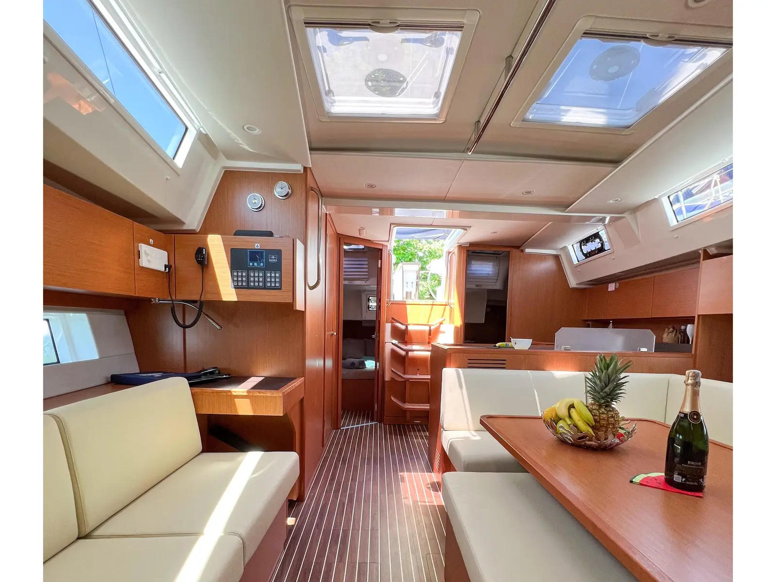 Insolence, Interior image