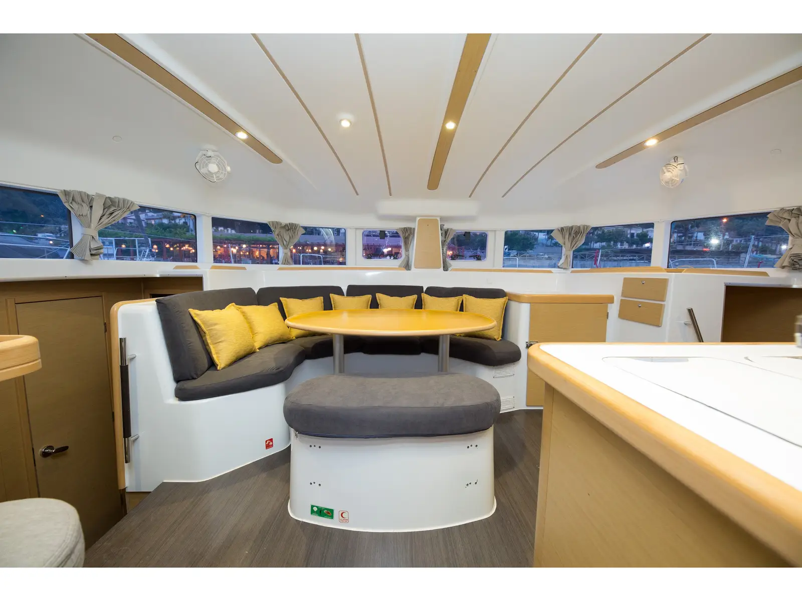 Suncity 1, Interior image