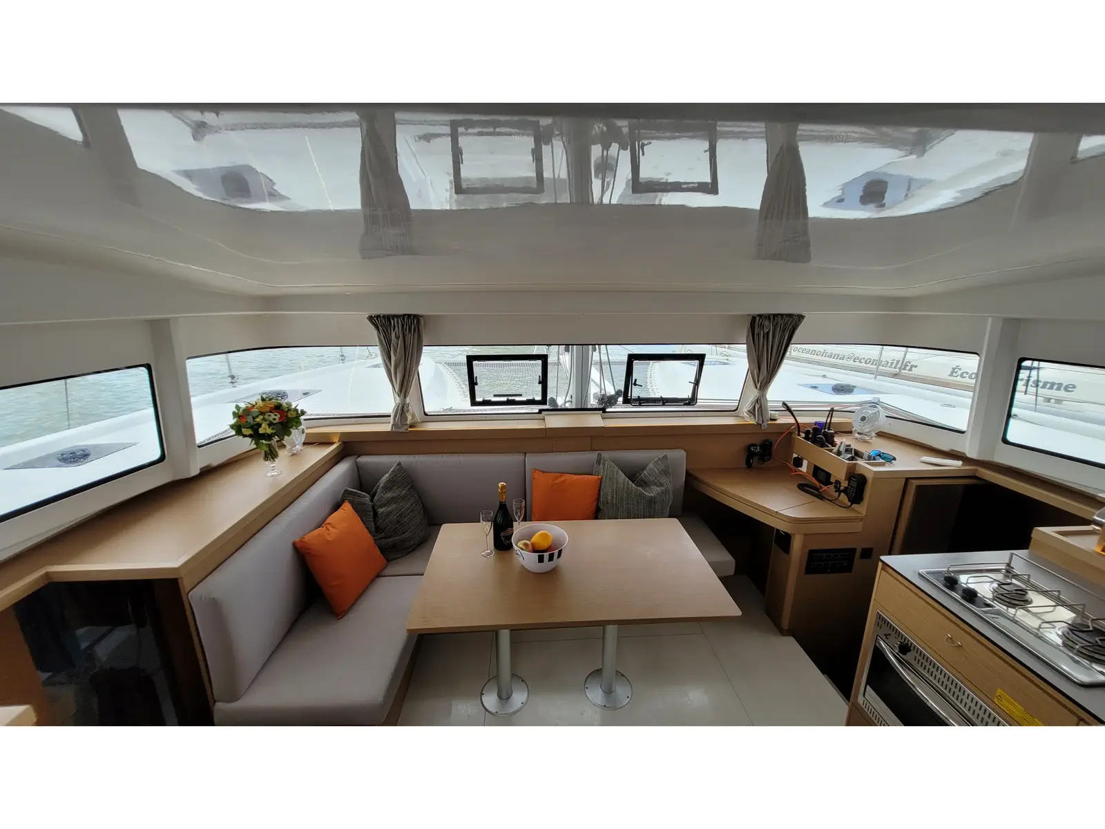 Salacia, Interior image