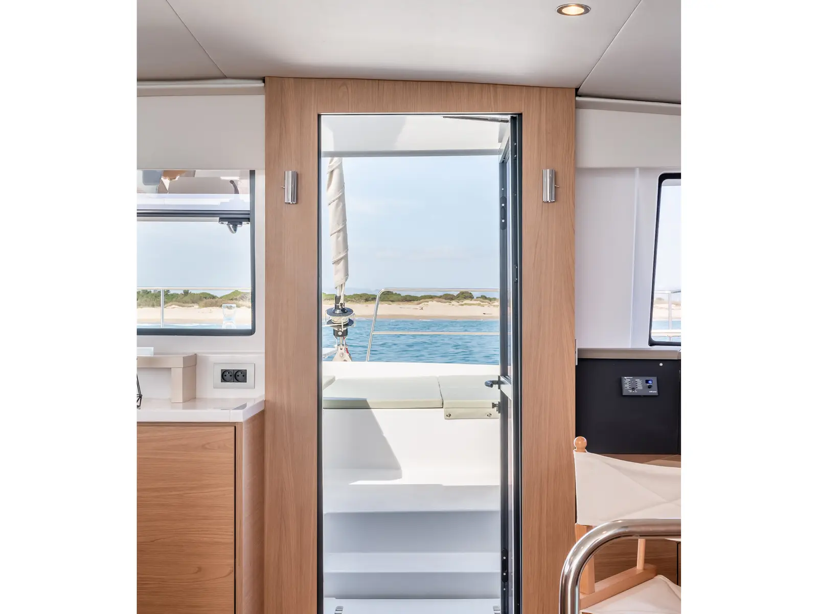 Premium, Interior image