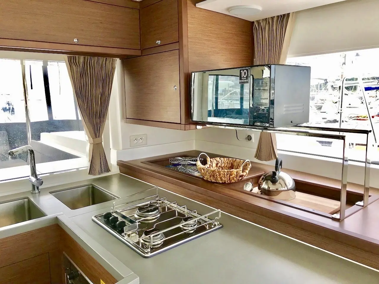 GRAND DELUXE, Interior image