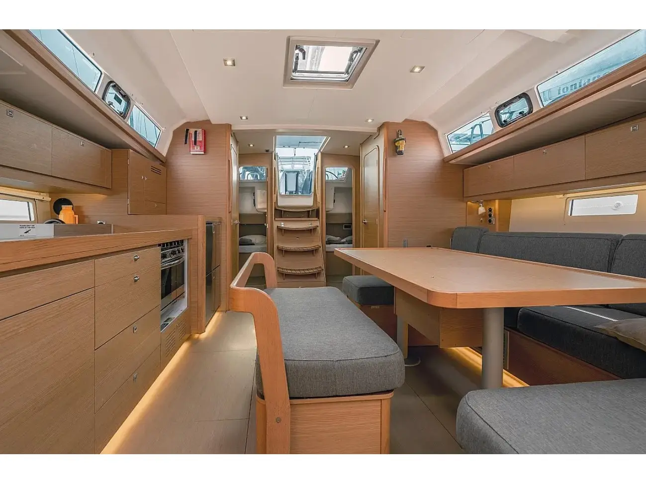 Kosmopolitan, Interior image