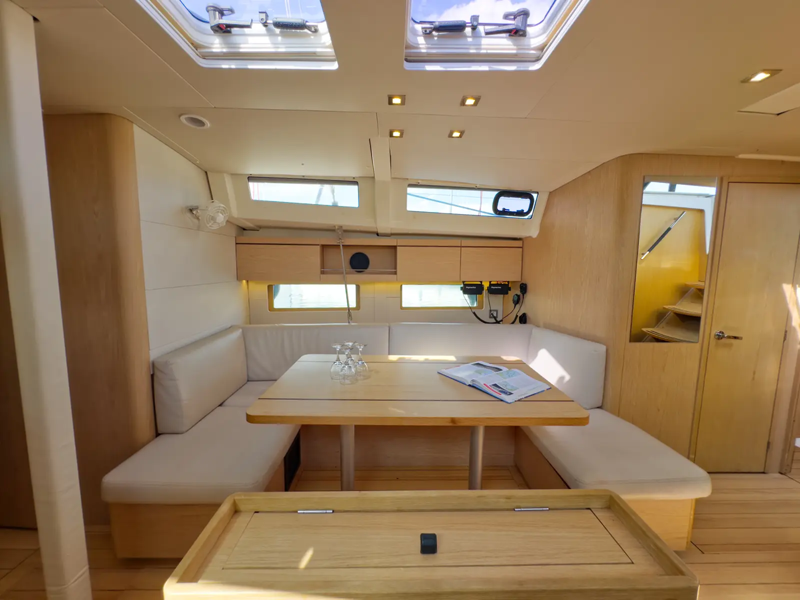 Sail Away (Refit 2025 - A/C - Electric Heads), photograph 15
