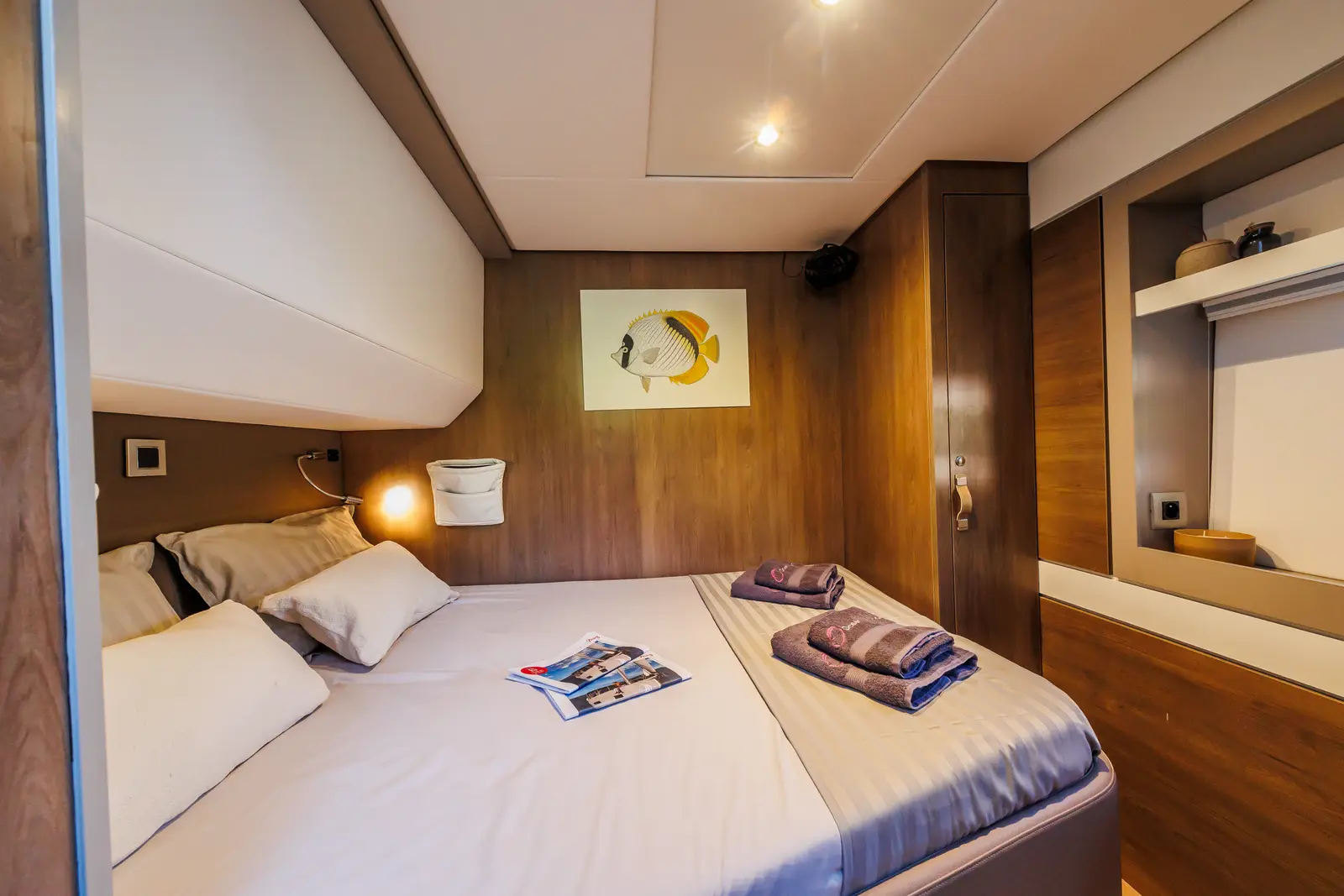 OCEAN LOUNGE, photograph 11