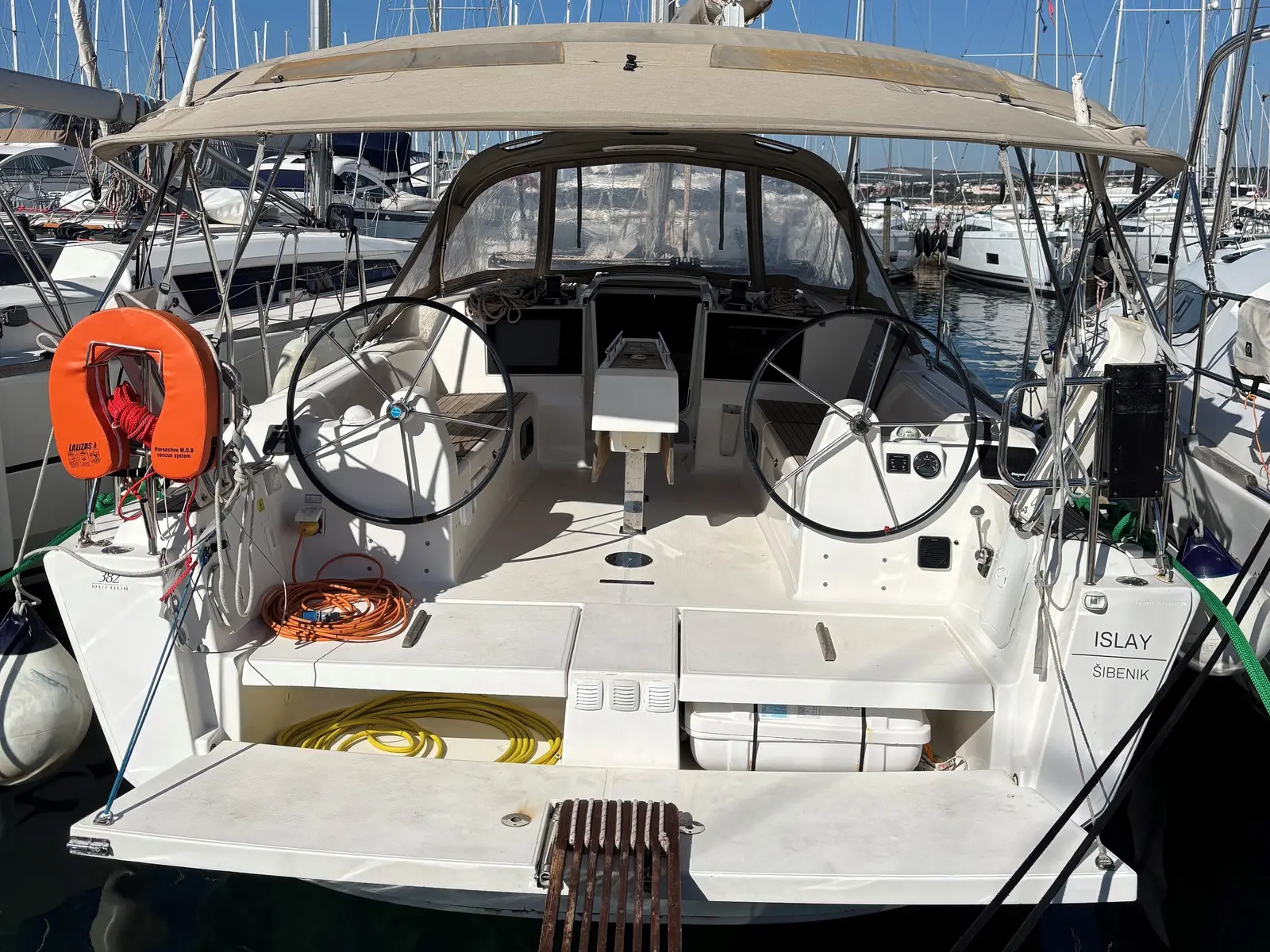 Islay, Dufour 382 Grand Large