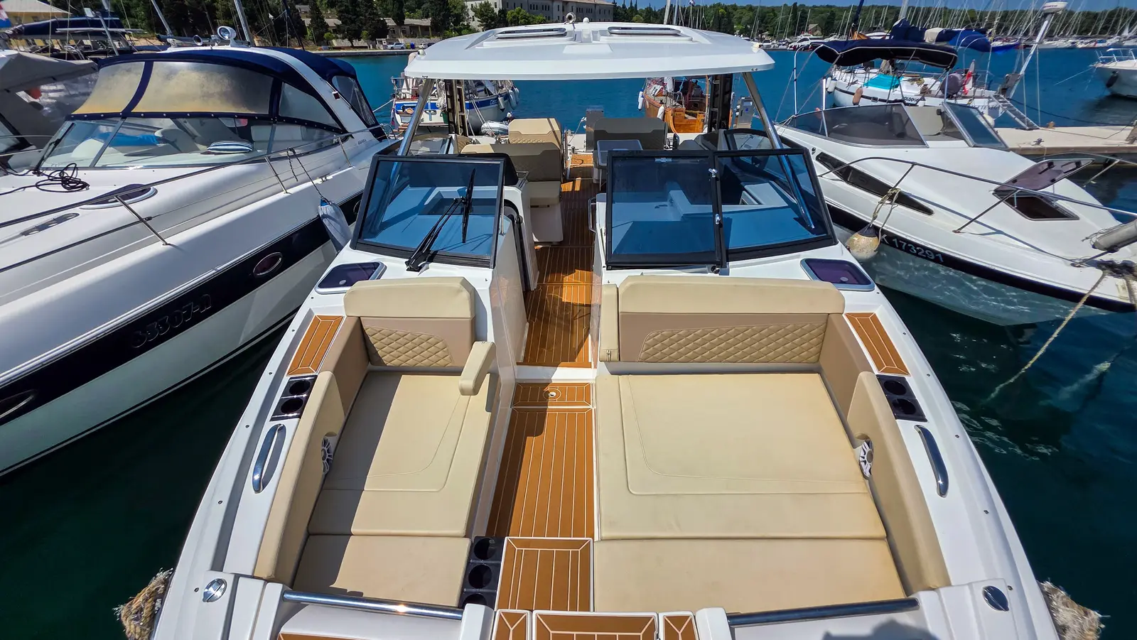 Aquila 32, photograph 12