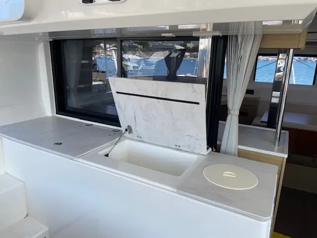 Star of the Seas IV, Lounge Freezer