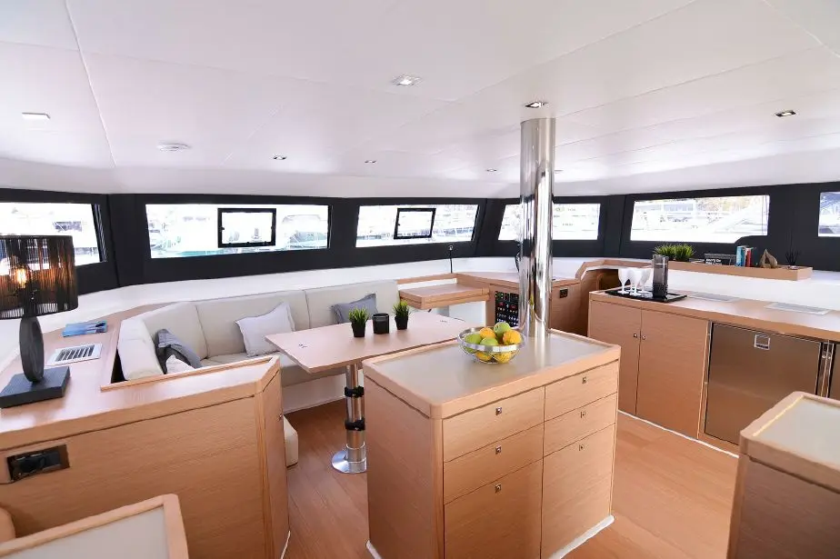 Jovy, Lounge