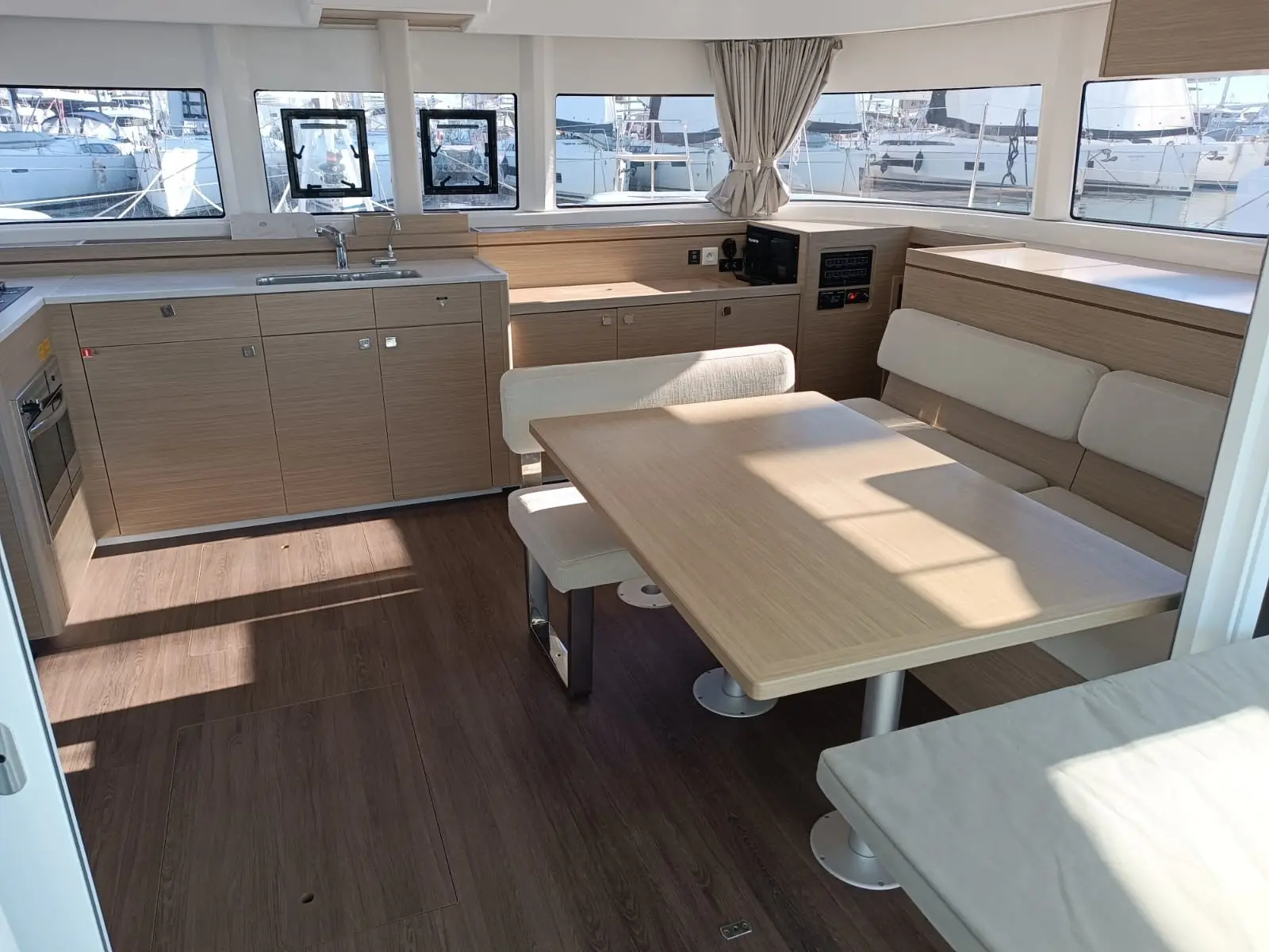 HASHTAG, Interior image