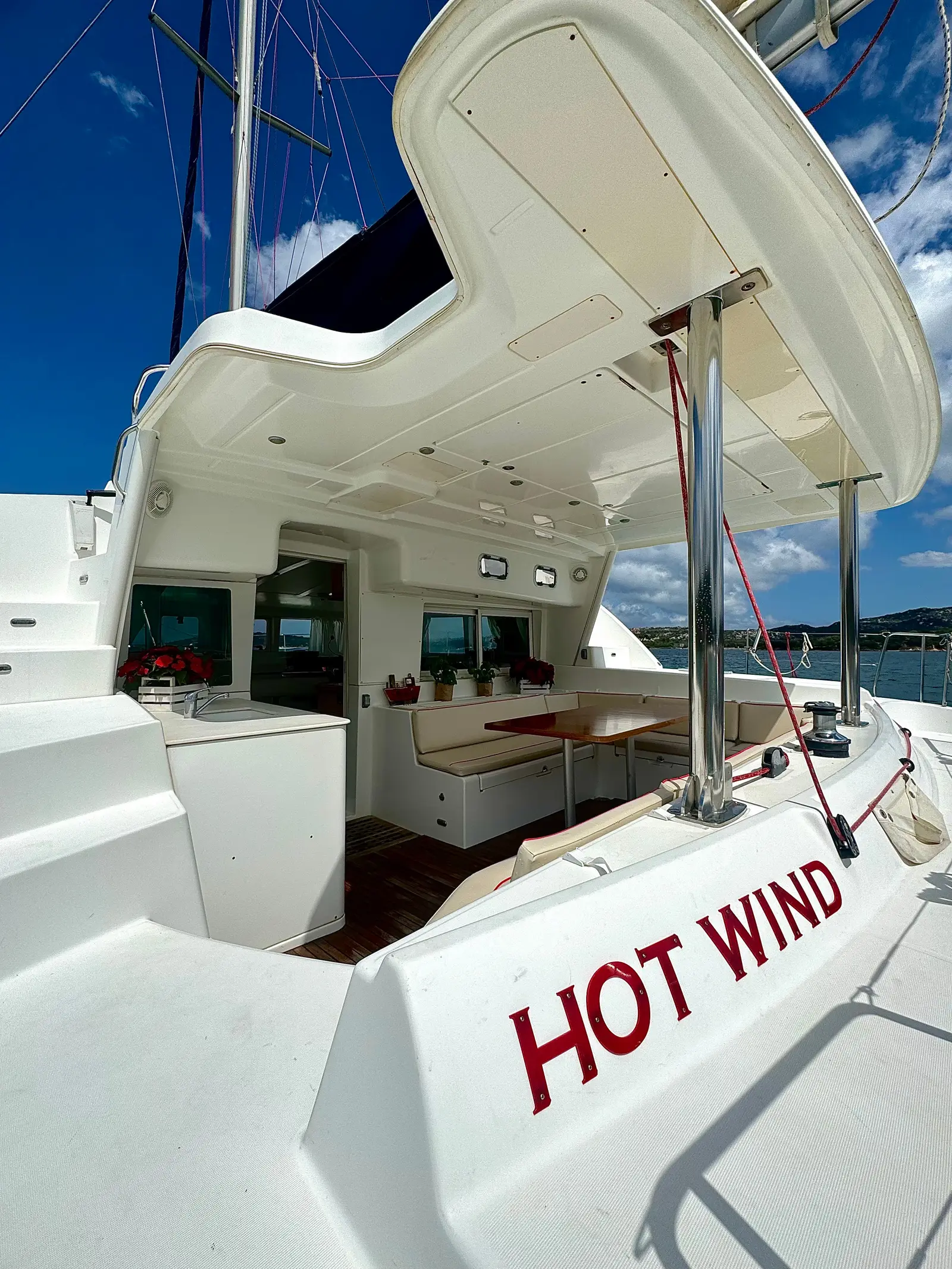 Hot Wind, photograph 5