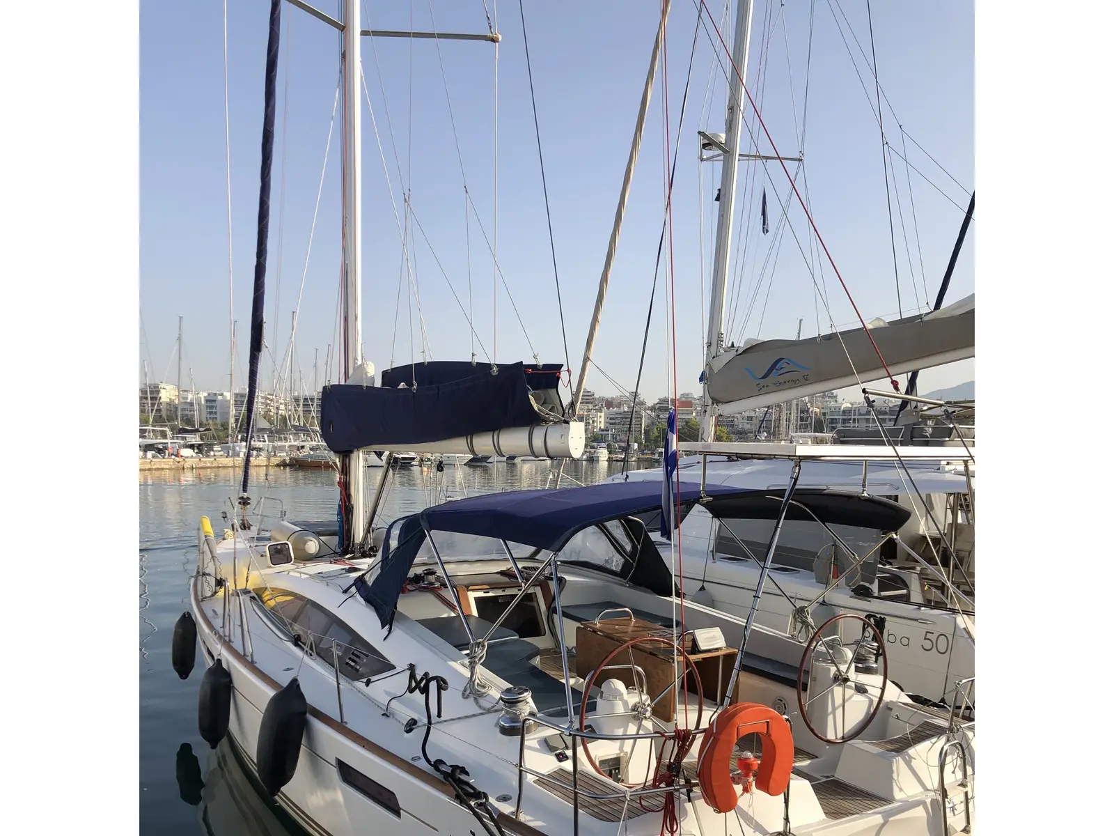 Christianna 12, Main image