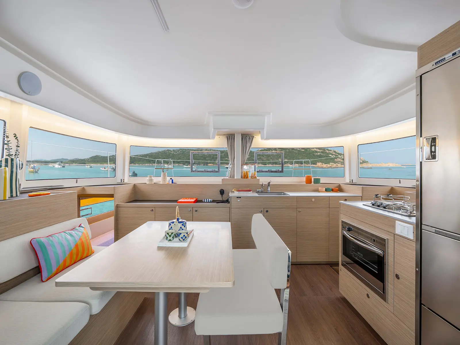 Tandem, Interior image