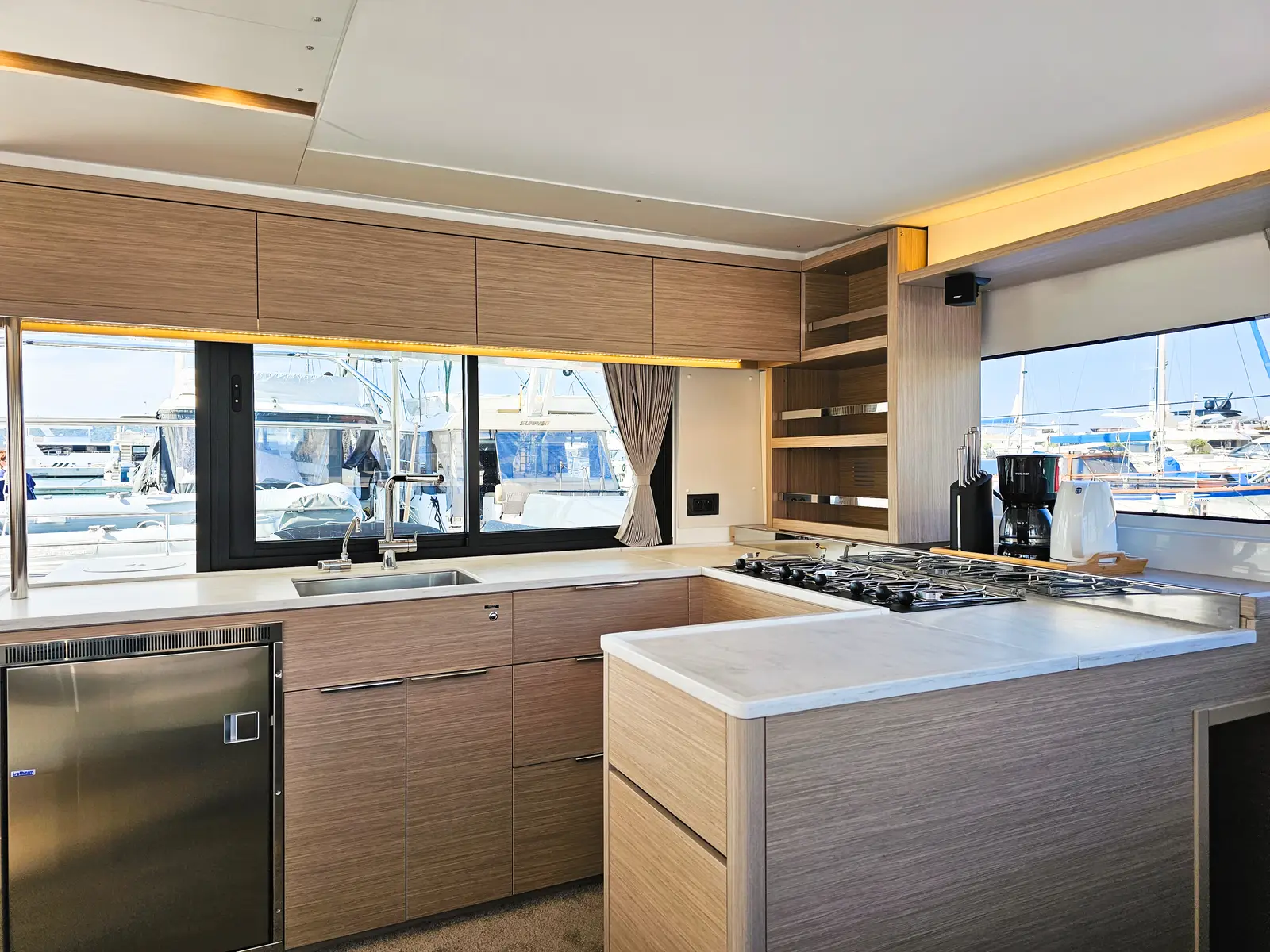 Galeb, kitchen2