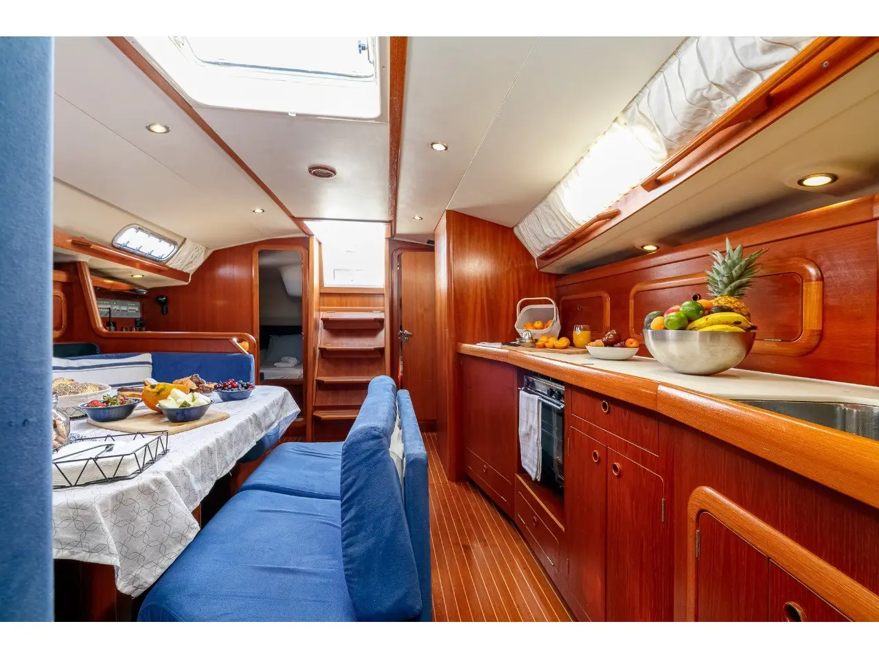 Nemo, Interior image