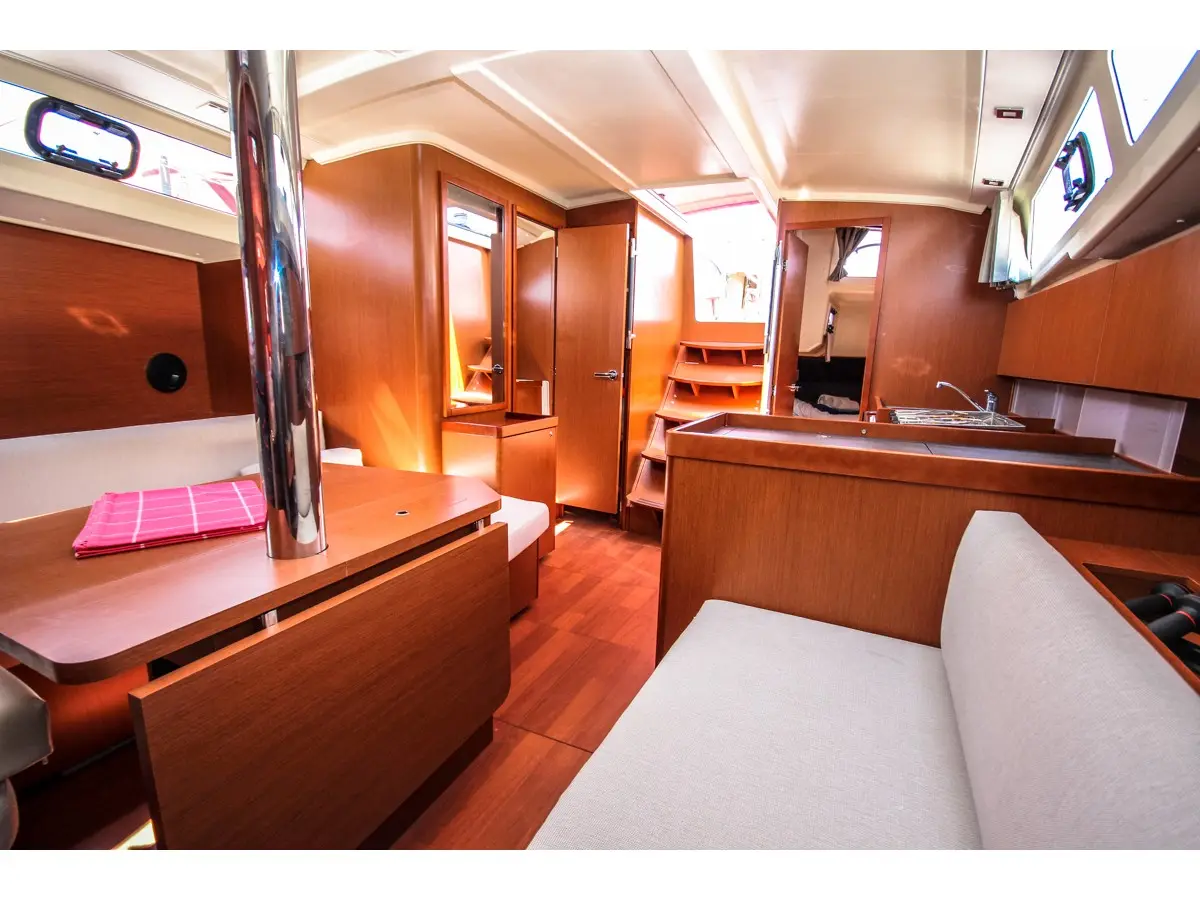 PORTERUSA, Interior image