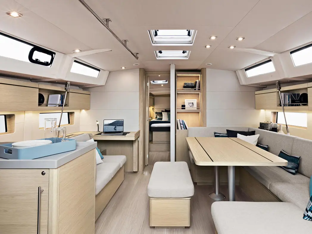 Omerta, Interior image