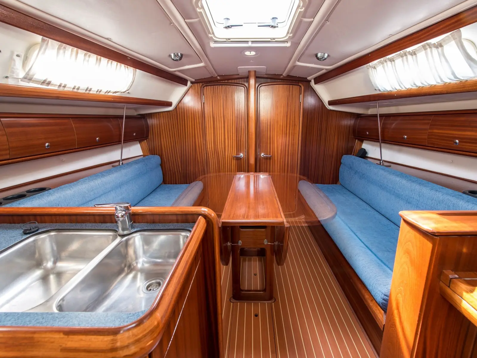 Arcobaleno, Interior image