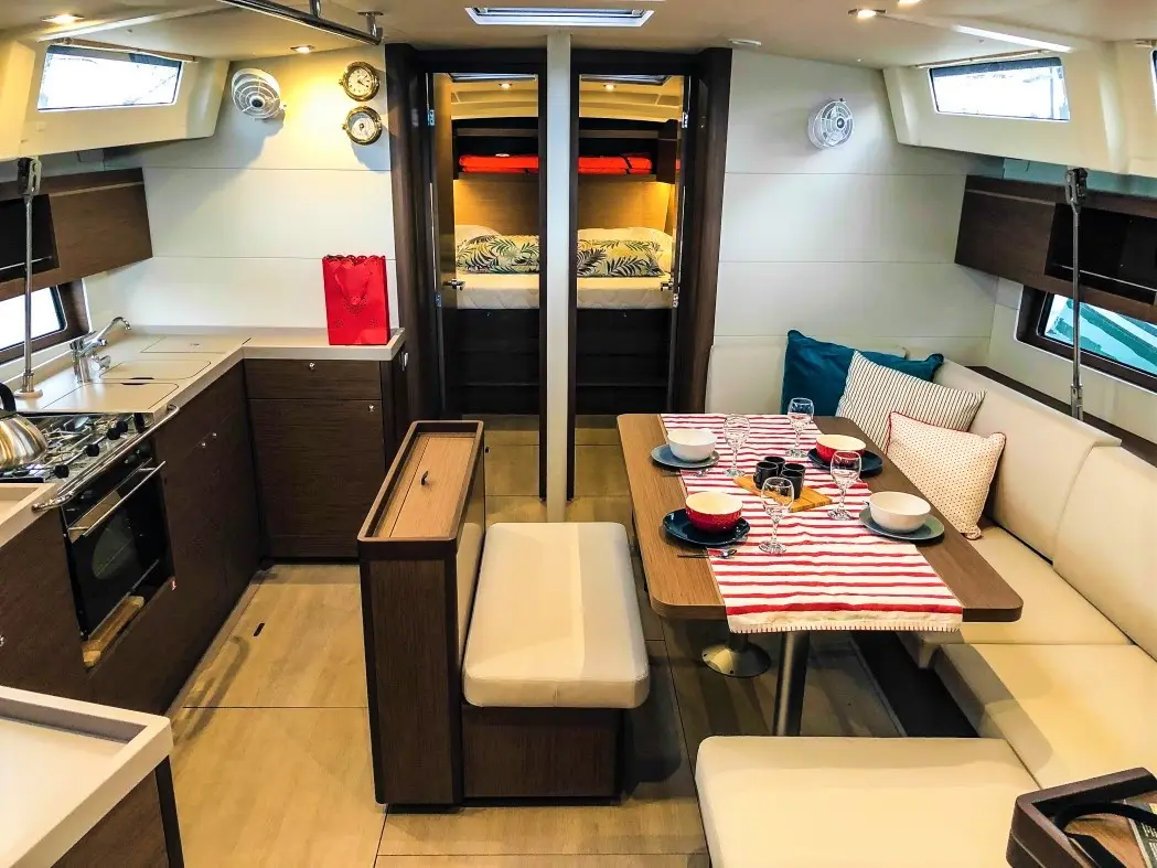 Andiamo, Interior image