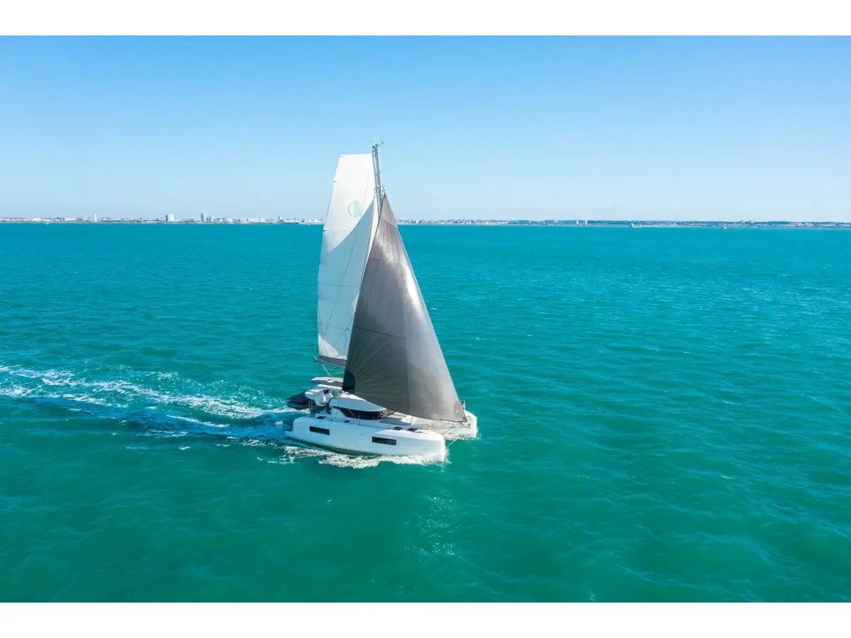 DOUDOU, Lagoon 38