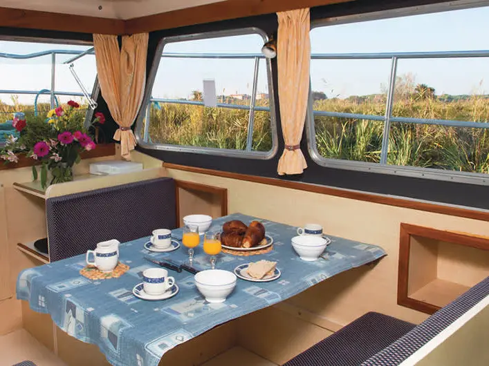 Sheba - Budget 5, Interior image