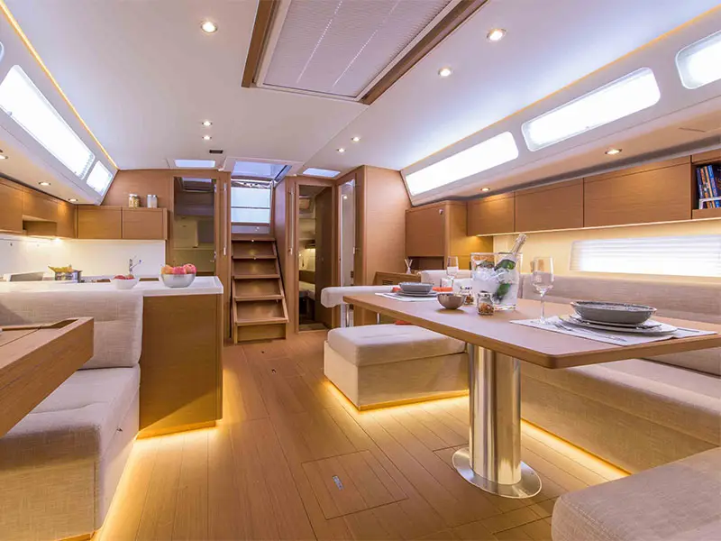 Morea, Interior image