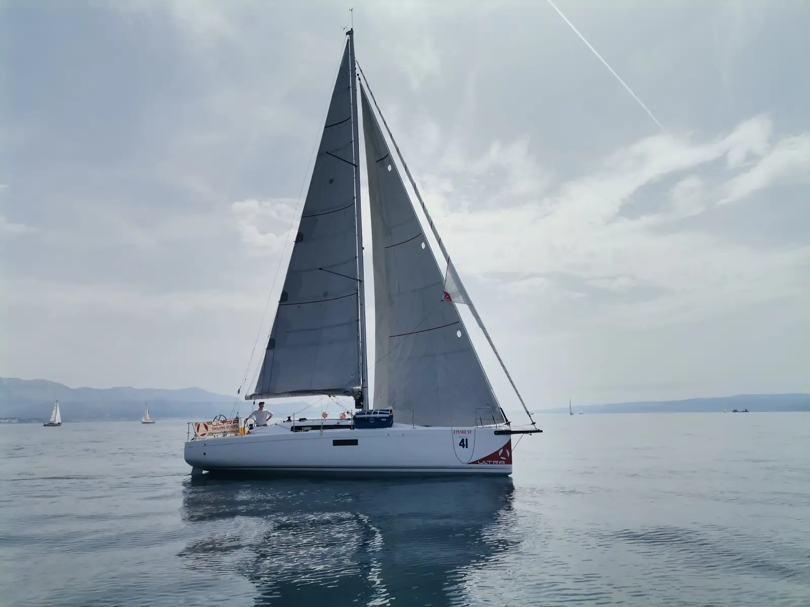 ULTRA FIRST, photograph 19
