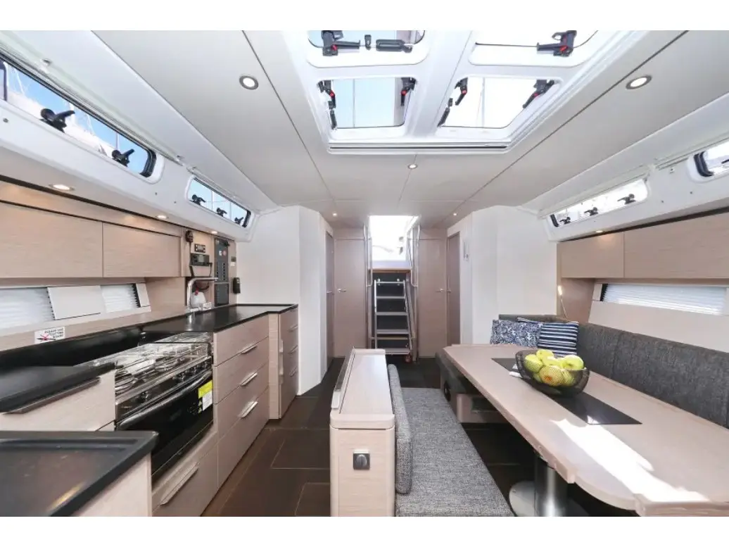 Simply Relax, Interior image