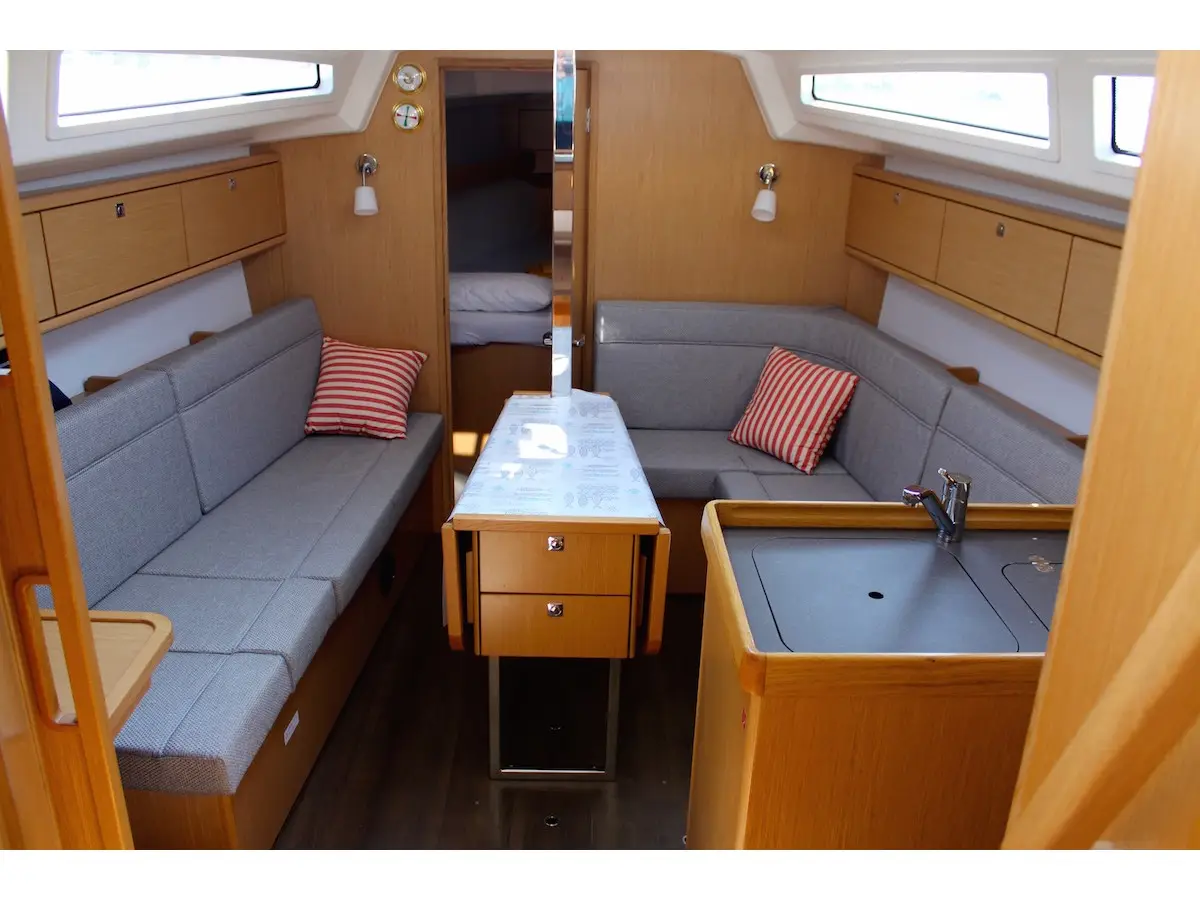 Why Not 15, Interior image