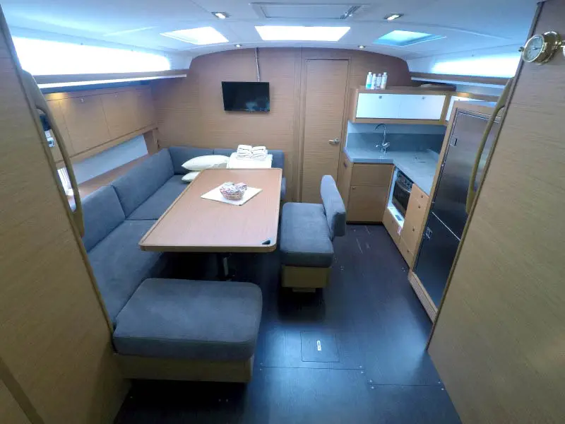 Adelante, Dufour 470
