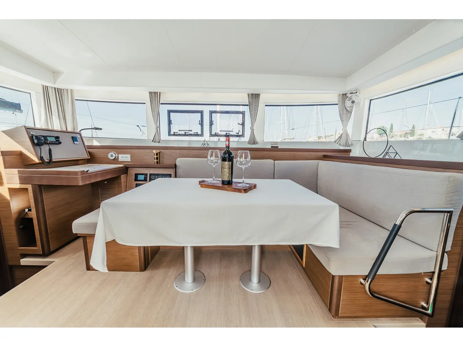 MEEA, Interior image