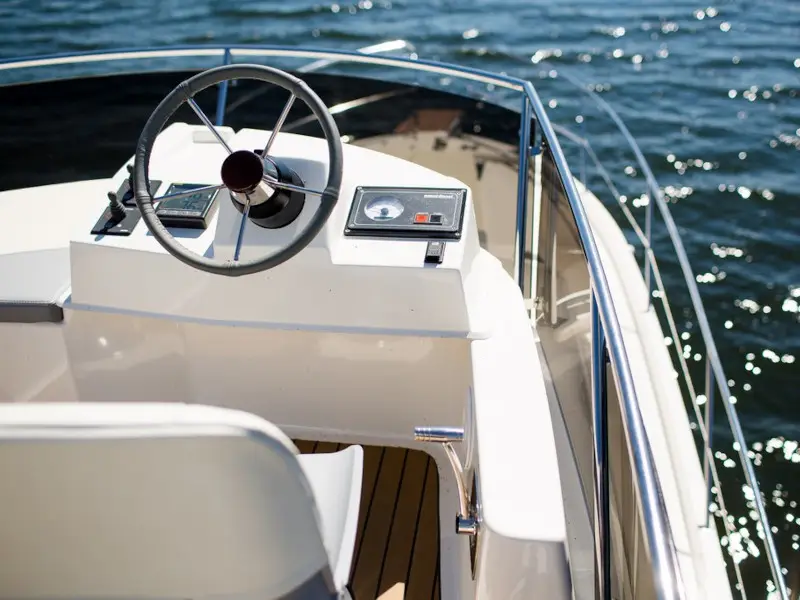 Platinum 989 Flybridge (Premiera), photograph 9