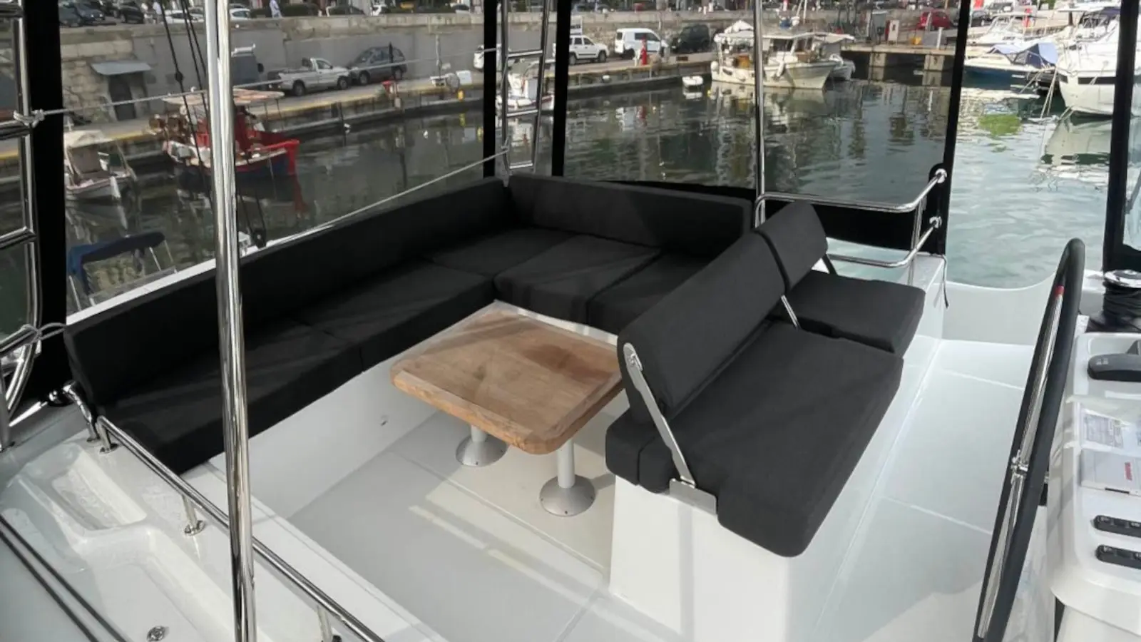 AEGEUS (A/C, Gen, W.Maker, Teak cockpit, underwater lights), photograph 9