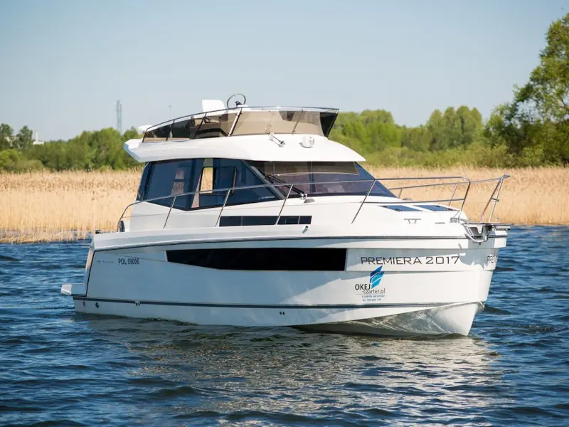 Platinum 989 Flybridge (Premiera), photograph 17