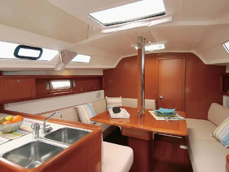 Christiana, Interior image