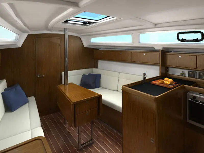 Leeroy, Interior image