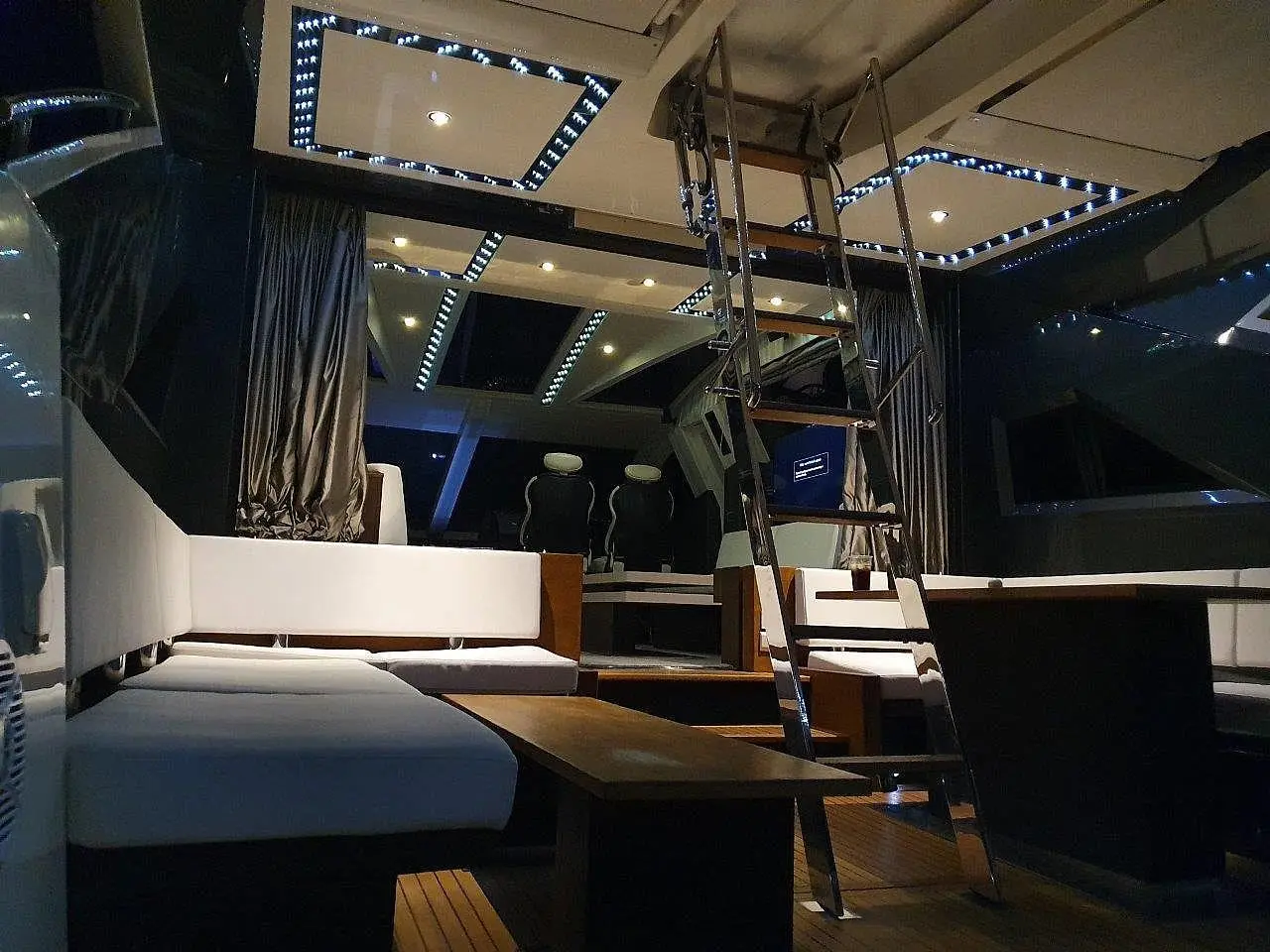 Obsession two, Interior image