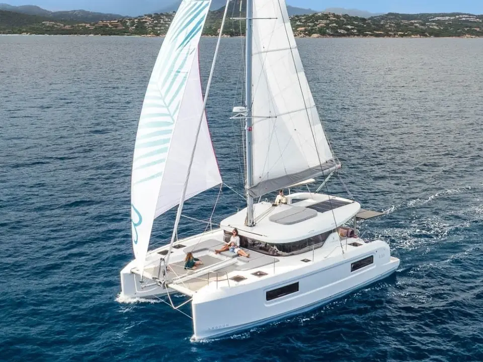 Eleni, Lagoon 38