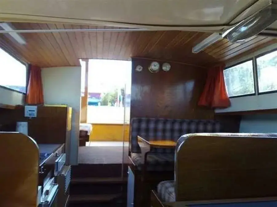 Comfort, Interior image